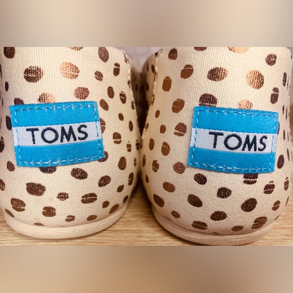 EUC Toms natural and rose gold polka dots Size 8.5W - Picture 4 of 5